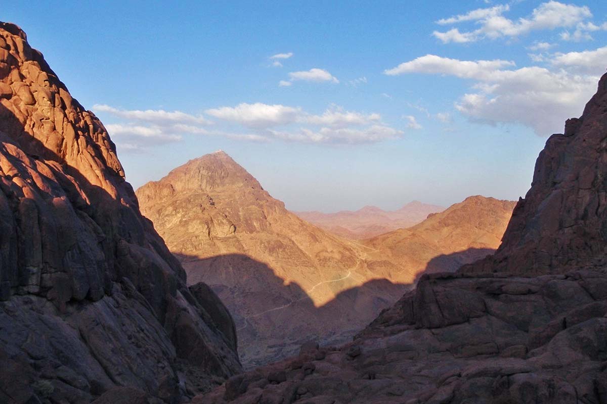 yoga and meditation in the Sinai mountains