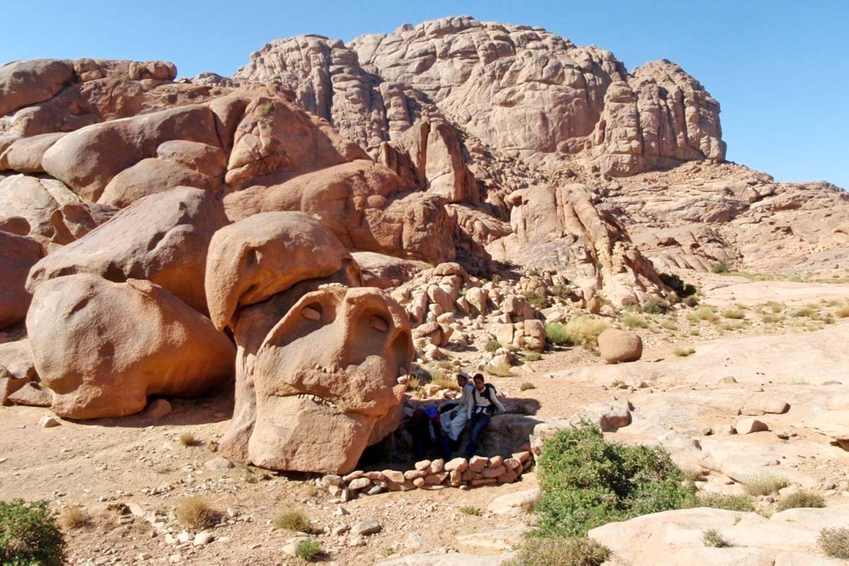 yoga and meditation in the Sinai mountains